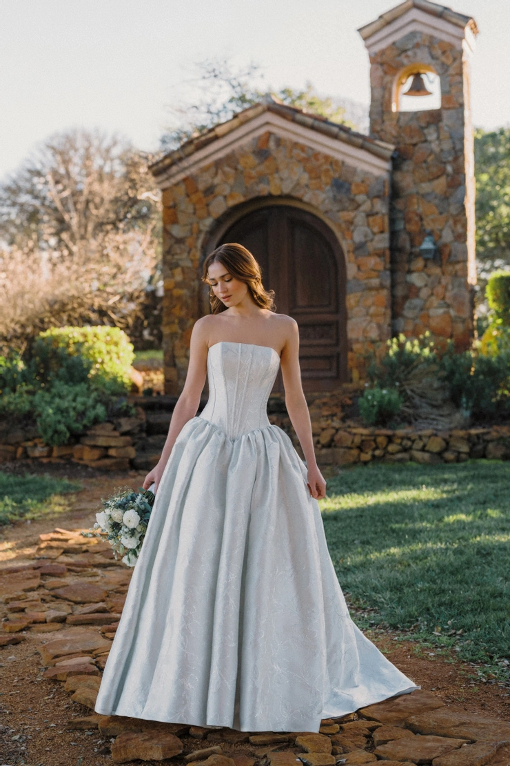 Allure Bridals A1482 #1 frontface vertical picture