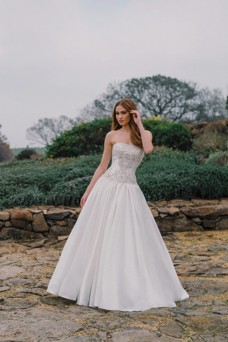 Allure Bridals Style #A1487 #1 frontface vertical picture