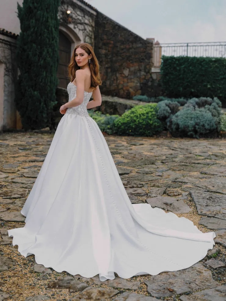 Allure Bridals Backface Thumbnail Image