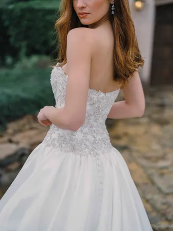 Allure Bridals Style #A1487 #9 backface vertical cropped thumbnail