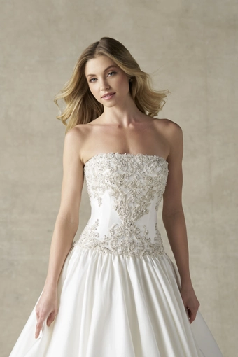 Allure Bridals Style #A1487 #6 frontface vertical cropped thumbnail