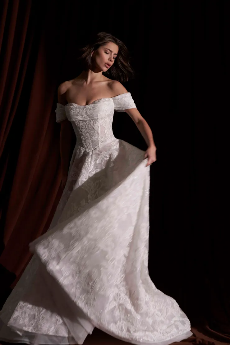 Allure Couture Style #C822 #1 frontface vertical picture