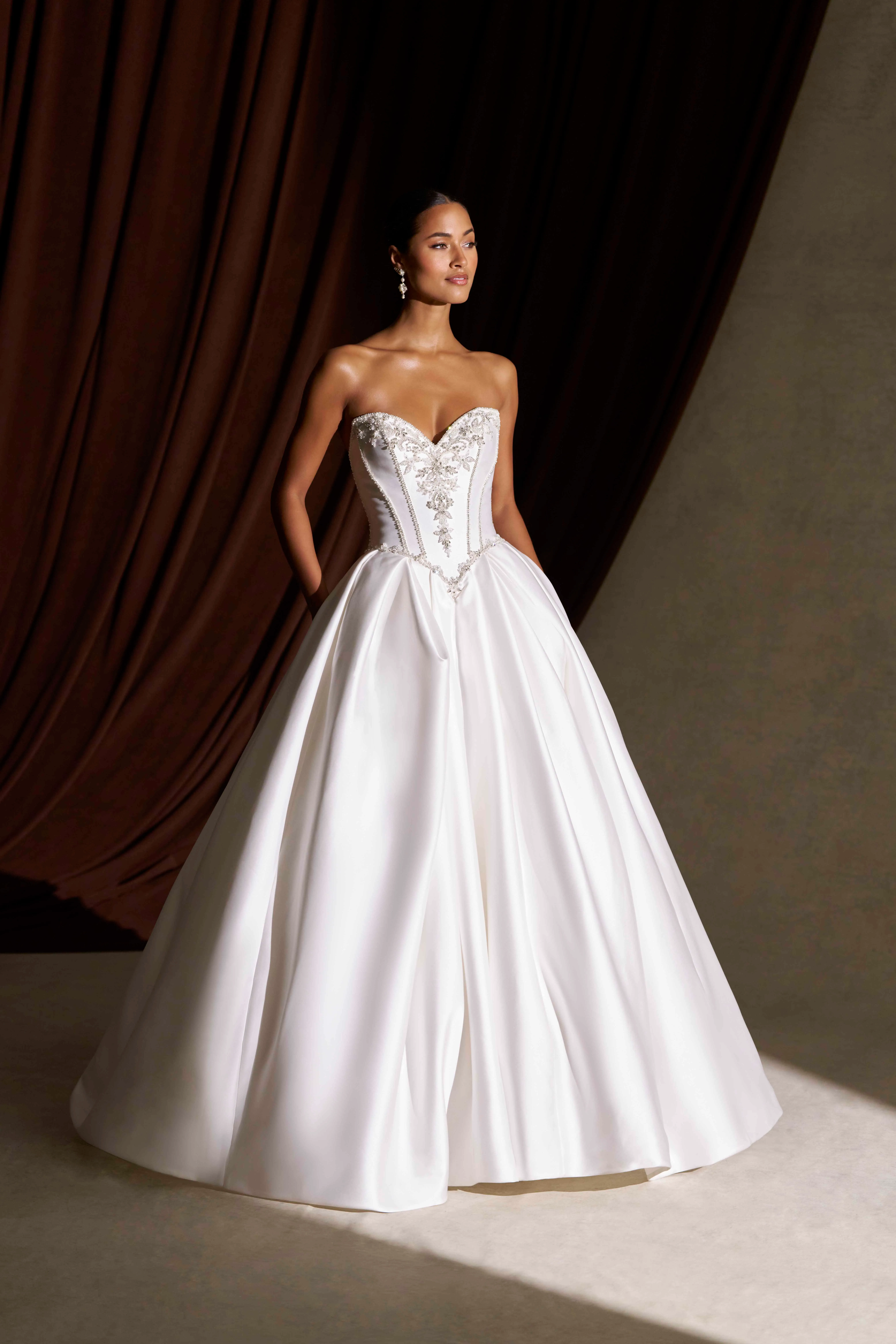 classic wedding dresses 2020 Pre-fall