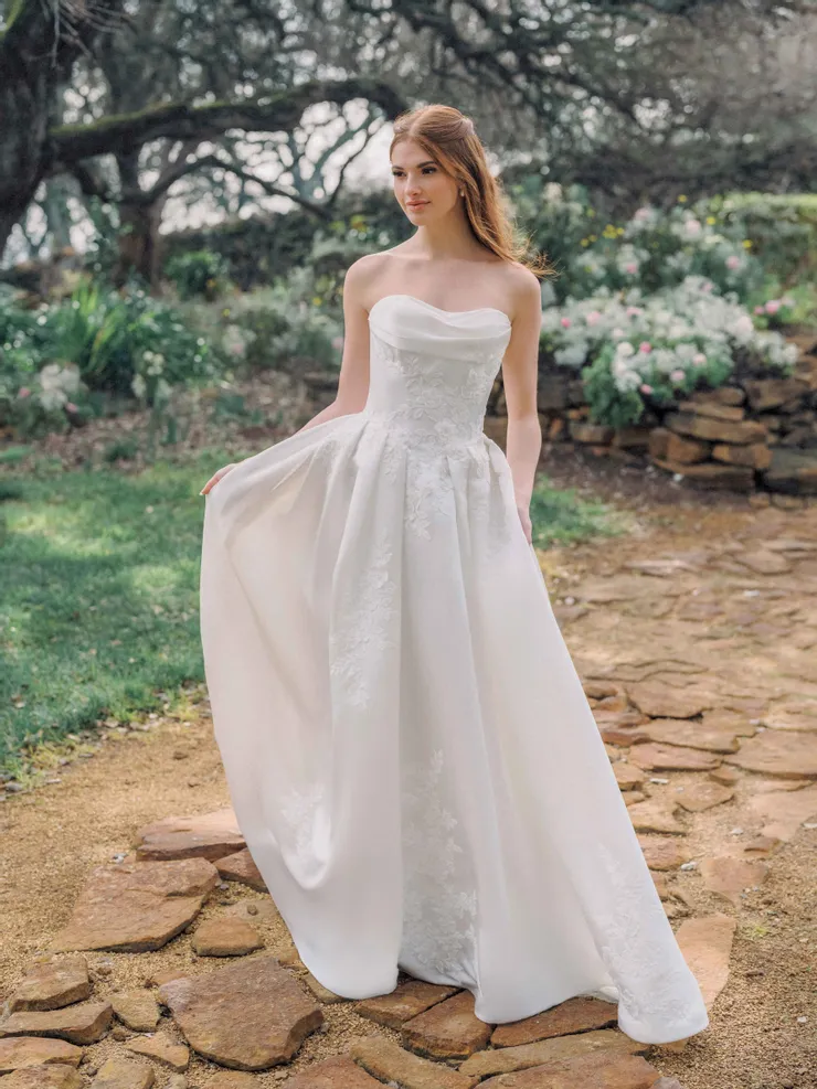 Allure Romance Style #R3972 Default Thumbnail Image