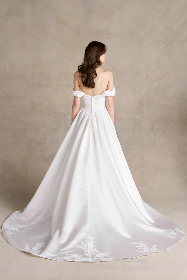 Allure Romance Backface Thumbnail Image