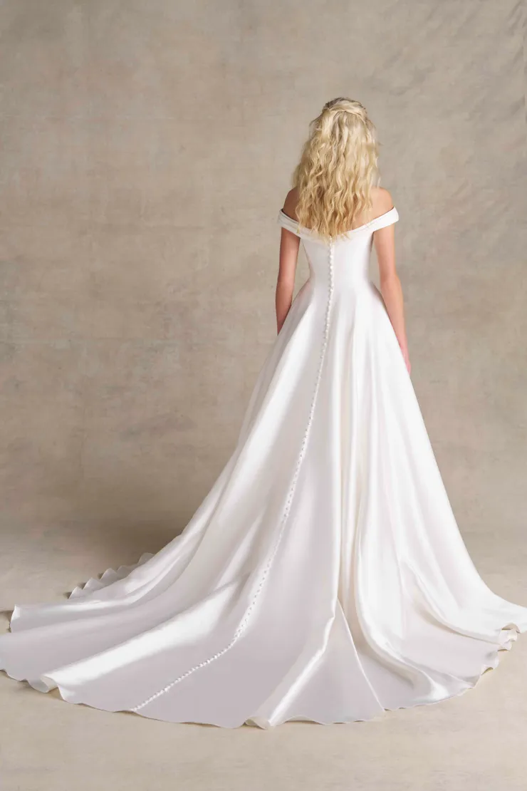 Allure Romance Backface Thumbnail Image