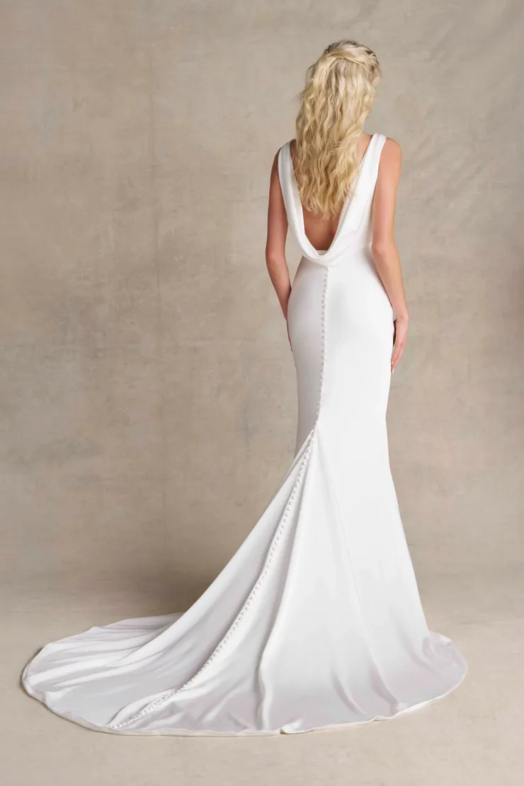Allure Romance Backface Thumbnail Image