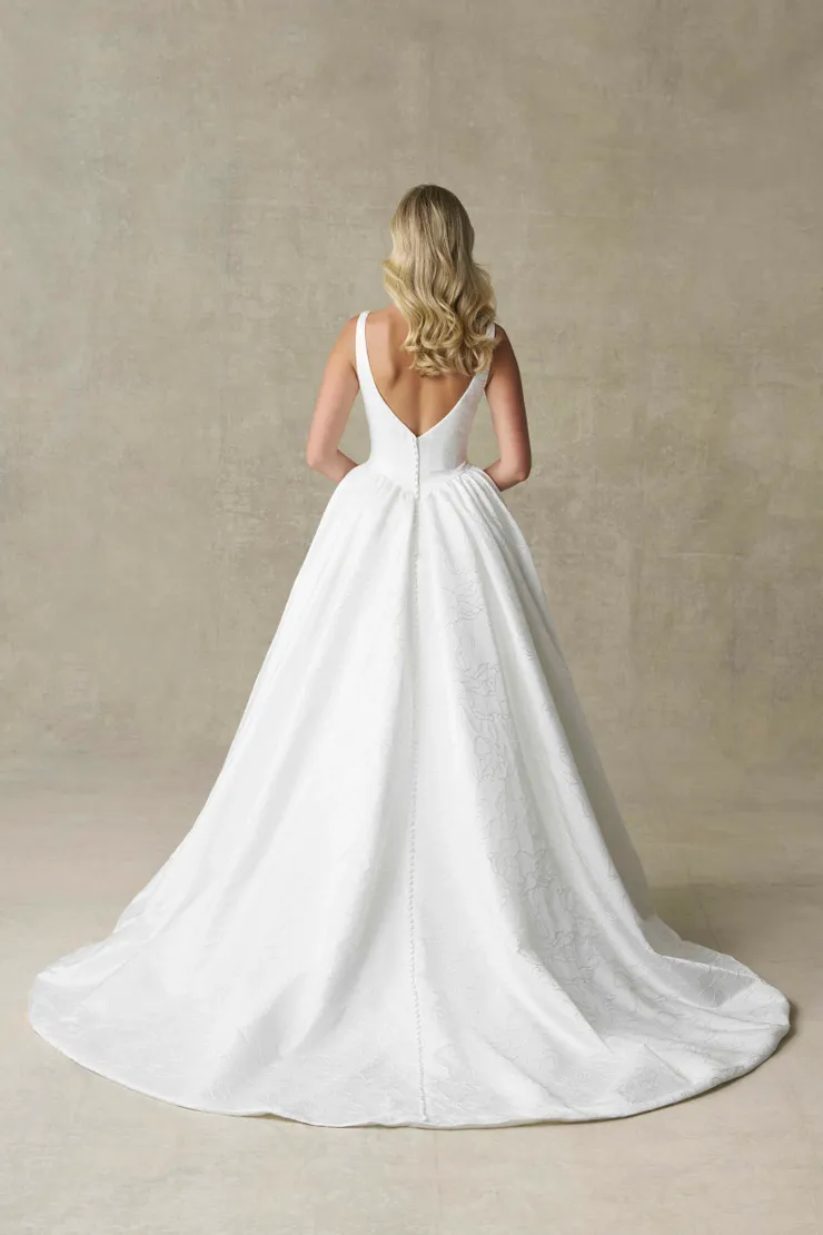 Allure Romance Backface Thumbnail Image