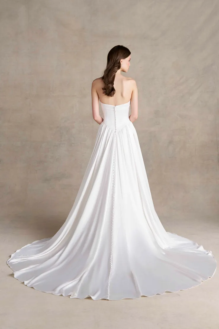 Allure Romance Backface Thumbnail Image