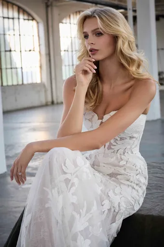 Madison James #9 frontface vertical cropped thumbnail