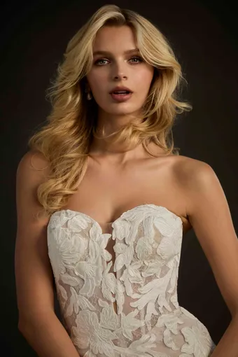 Madison James #8 frontface vertical cropped thumbnail
