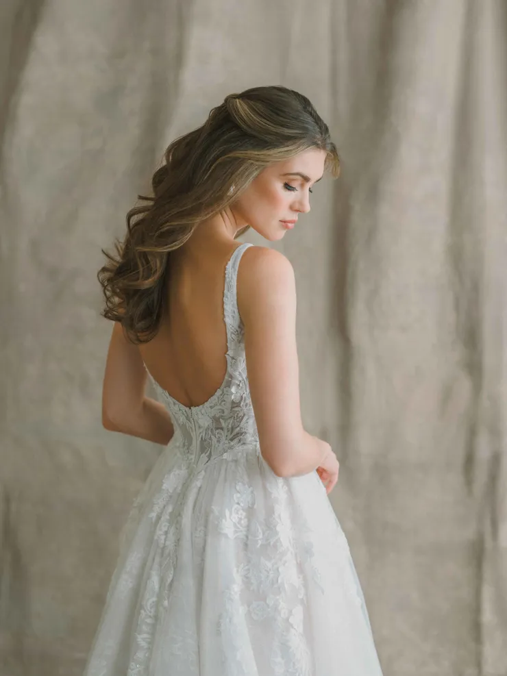 Abella Juliet Style #E602NC #8 backface vertical cropped picture