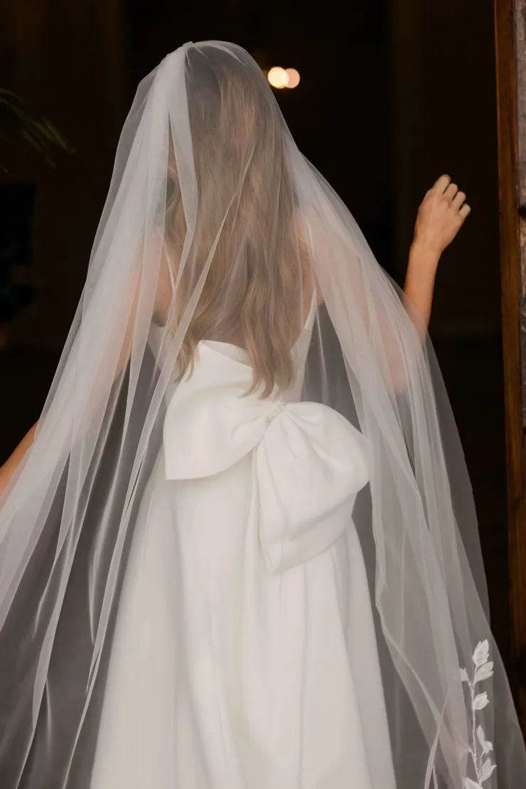 Abella Lucetta Style #E623 #9 backface vertical cropped picture