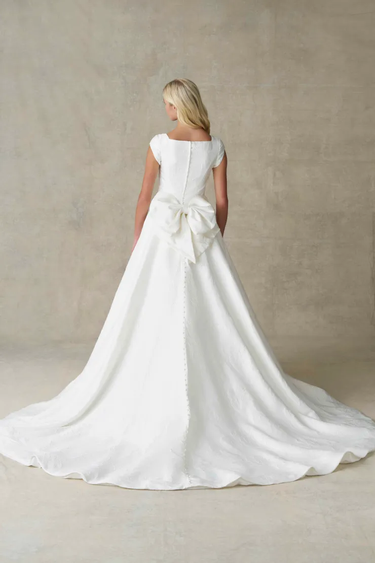 Allure Modest Backface Thumbnail Image