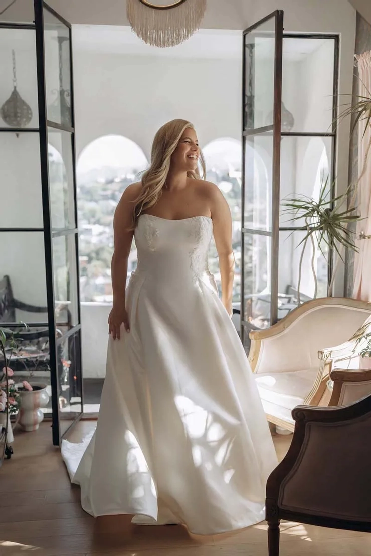 Stella York Plus Size Style #SY8279 Default Thumbnail Image