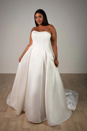 Stella York Plus Size SIDNEY #3 frontface vertical thumbnail
