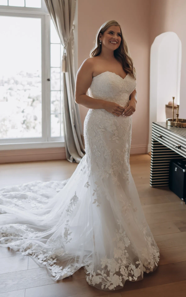 Stella York Plus Size #SY8332 Default Thumbnail Image
