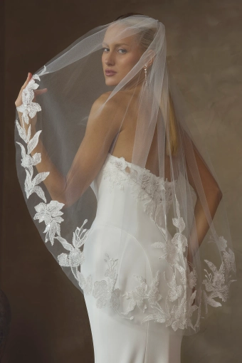 Style 2642 Hollis #6 backface vertical cropped thumbnail