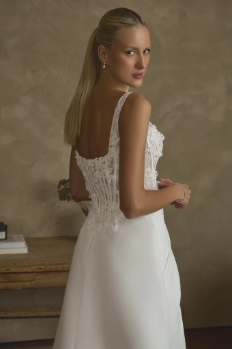 Style 2643 Irina #6 backface vertical cropped thumbnail