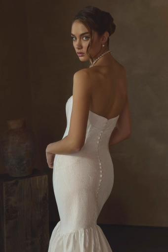Style 2657 Henrietta #5 backface vertical cropped thumbnail