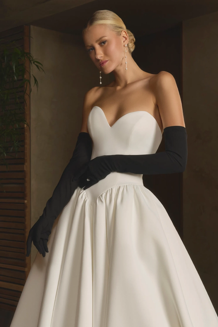Casablanca Bridal 2658