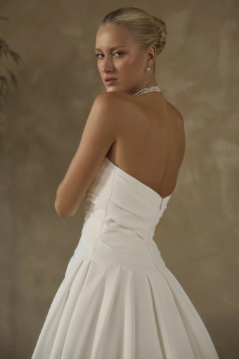 Style 2663 Leigh #4 backface vertical cropped thumbnail