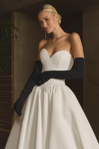Style GL014 Nina Gloves #1 frontface vertical cropped thumbnail