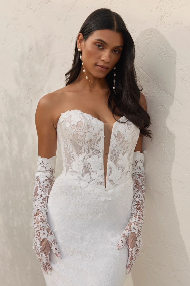 Casablanca Bridal BL513