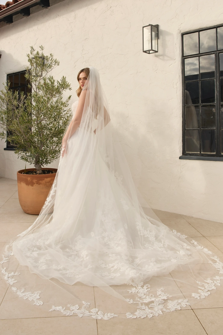 Casablanca Bridal BL521