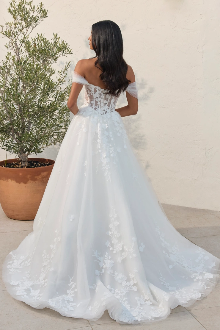 Casablanca Bridal BL523