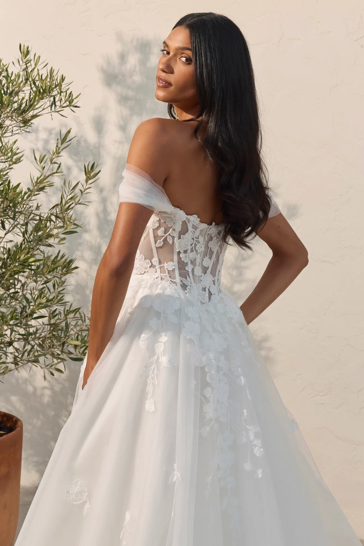 Casablanca Bridal BL523