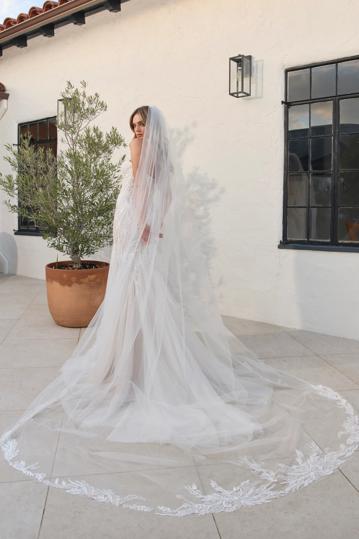 Casablanca Bridal BL524