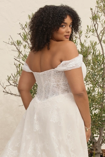 Style BL512C Sade #3 backface vertical cropped thumbnail