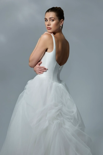 Style LE176 Rumi #3 backface vertical cropped thumbnail