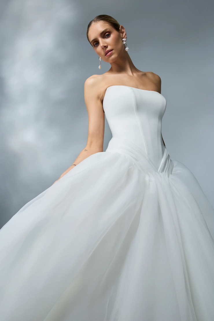 Casablanca Bridal LE179