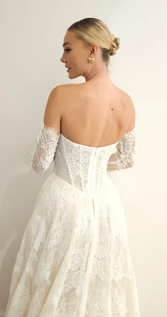 Blackburn White Collection Eden #3 backface vertical thumbnail
