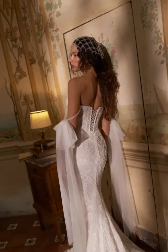 Ariamo Carfelli #Frederica #2 backface vertical cropped thumbnail