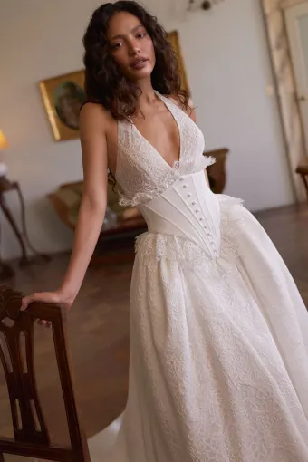 Ariamo Carfelli #Letizia #3 frontface vertical cropped thumbnail