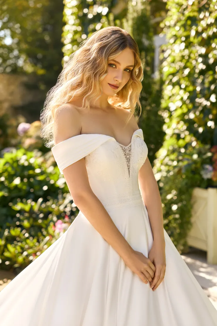 Angela Bianca Style #1147 #5 frontface vertical cropped picture