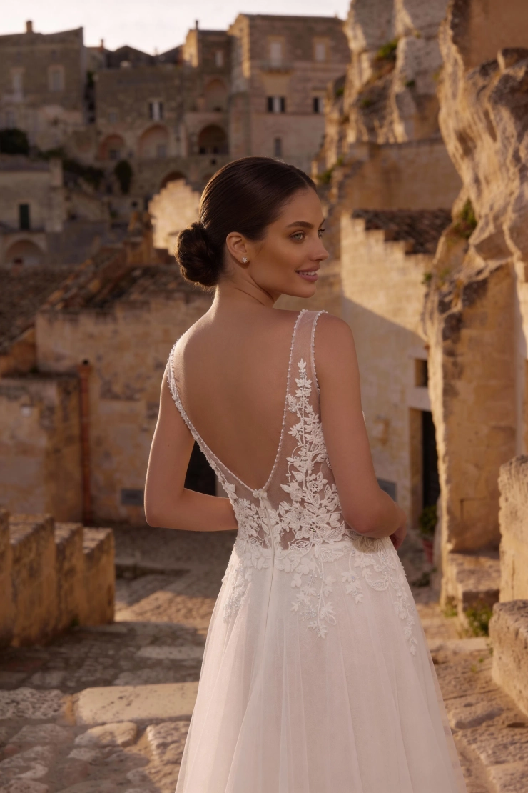 Monica Loretti Style #8407