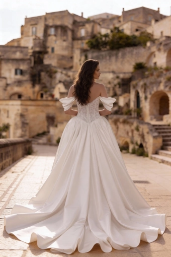 Monica Loretti 8414 #7 backface vertical thumbnail