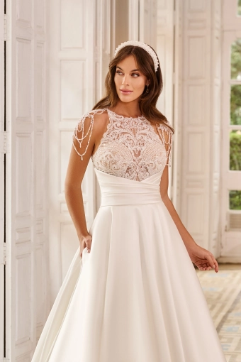 Monica Loretti 8372 #6 frontface vertical cropped thumbnail