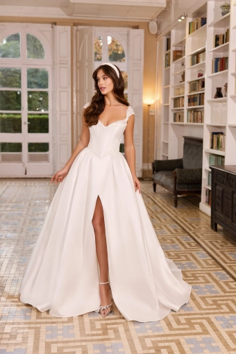 Monica Loretti 8377 Bodice #0 default frontface vertical thumbnail