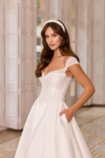 Monica Loretti 8377 Bodice #8 frontface vertical cropped thumbnail