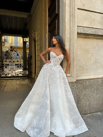 Ella Dovita Milano #1 frontface vertical thumbnail