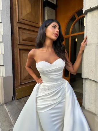 Kylie Dovita Milano #1 frontface vertical cropped thumbnail