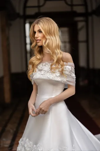 Dovita Bridal Style# Dream #1 frontface vertical cropped thumbnail