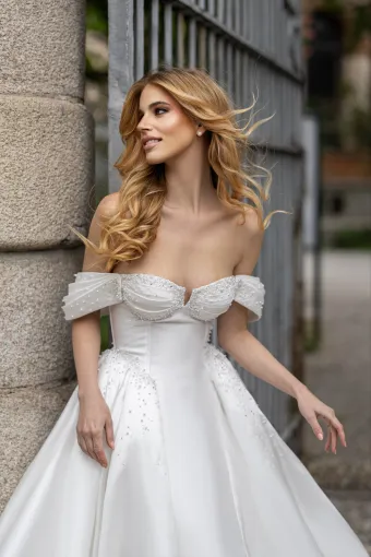 Dovita Bridal Style# Fantasy #1 frontface vertical cropped thumbnail