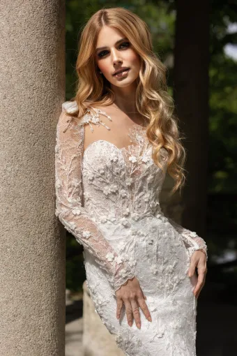 Dovita Bridal Style# Nostalgia #2 frontface vertical cropped thumbnail