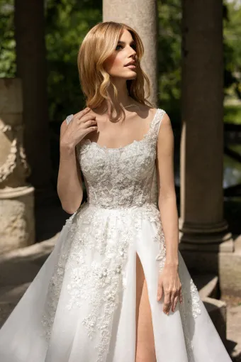 Dovita Bridal Style# Surprise #1 frontface vertical cropped thumbnail